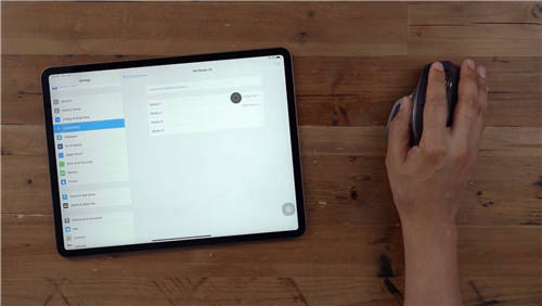 如何在iPad上使用无线鼠标？